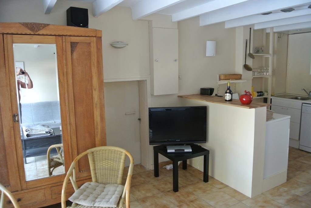 En Avignon 30133 Les Angles Apartment Les Angles  Ruang foto